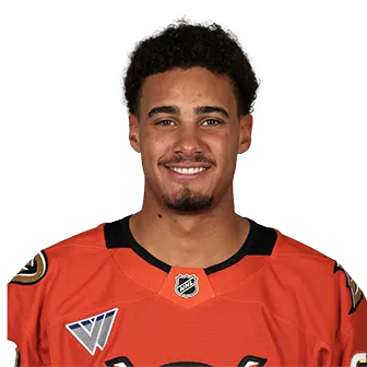 Tyson Hinds headshot