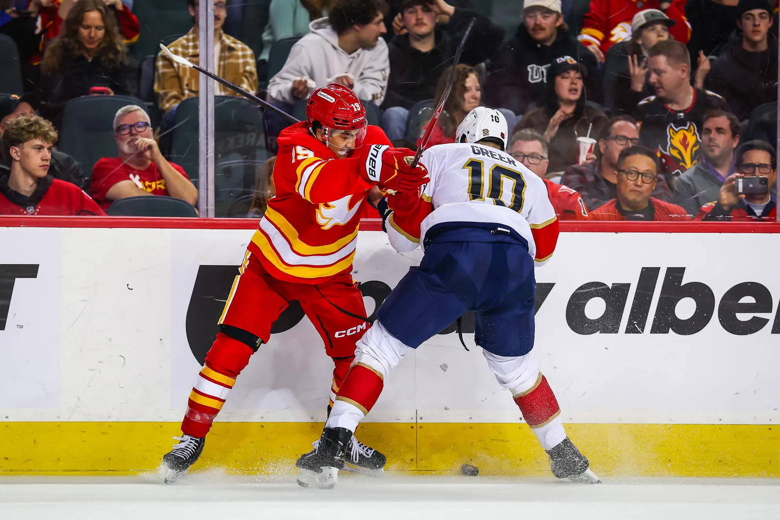 Panthers' A.J. Greer suspended three games for boarding Flames' Connor Zary - Article News sur NHL Insight