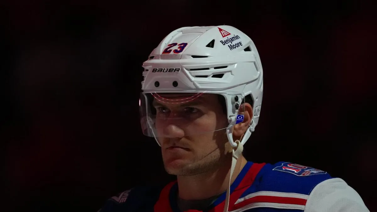 Adam Fox returns to New York Rangers lineup after month-long injury: impact and analysis - Article Analysis sur NHL Insight