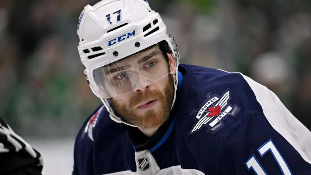Adam Lowry Returns to Jets Lineup After Hip Surgery Recovery - Article News sur NHL Insight