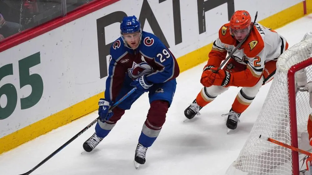 avalanche-vs-ducks-hockey-game_0.jpg