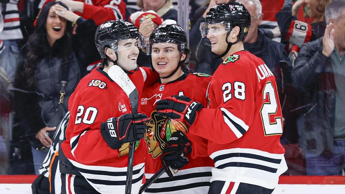 Connor Bedard hat trick vs Calgary Flames 5-2 Blackhawks: teenage superstar announces his arrival - Article News sur NHL Insight