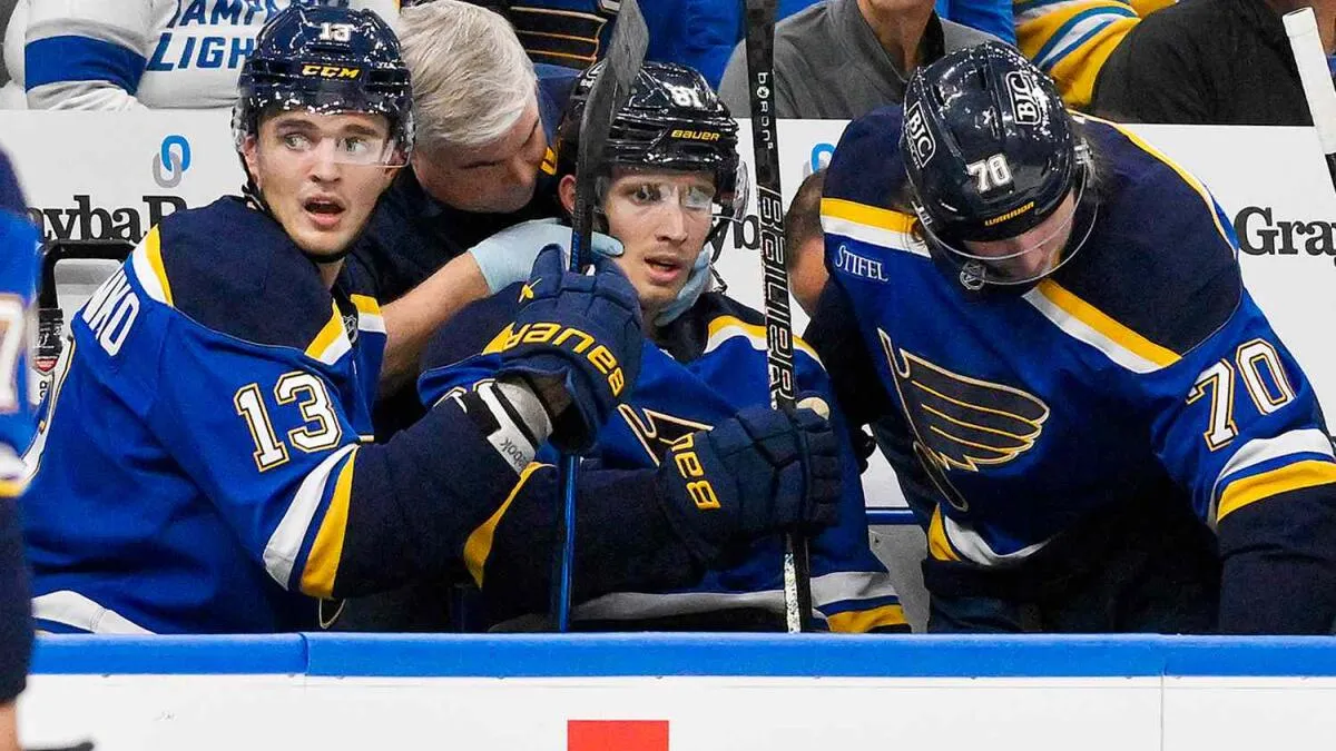 Jimmy Snuggerud to Miss Six Weeks with Left Wrist Surgery - Article News sur NHL Insight