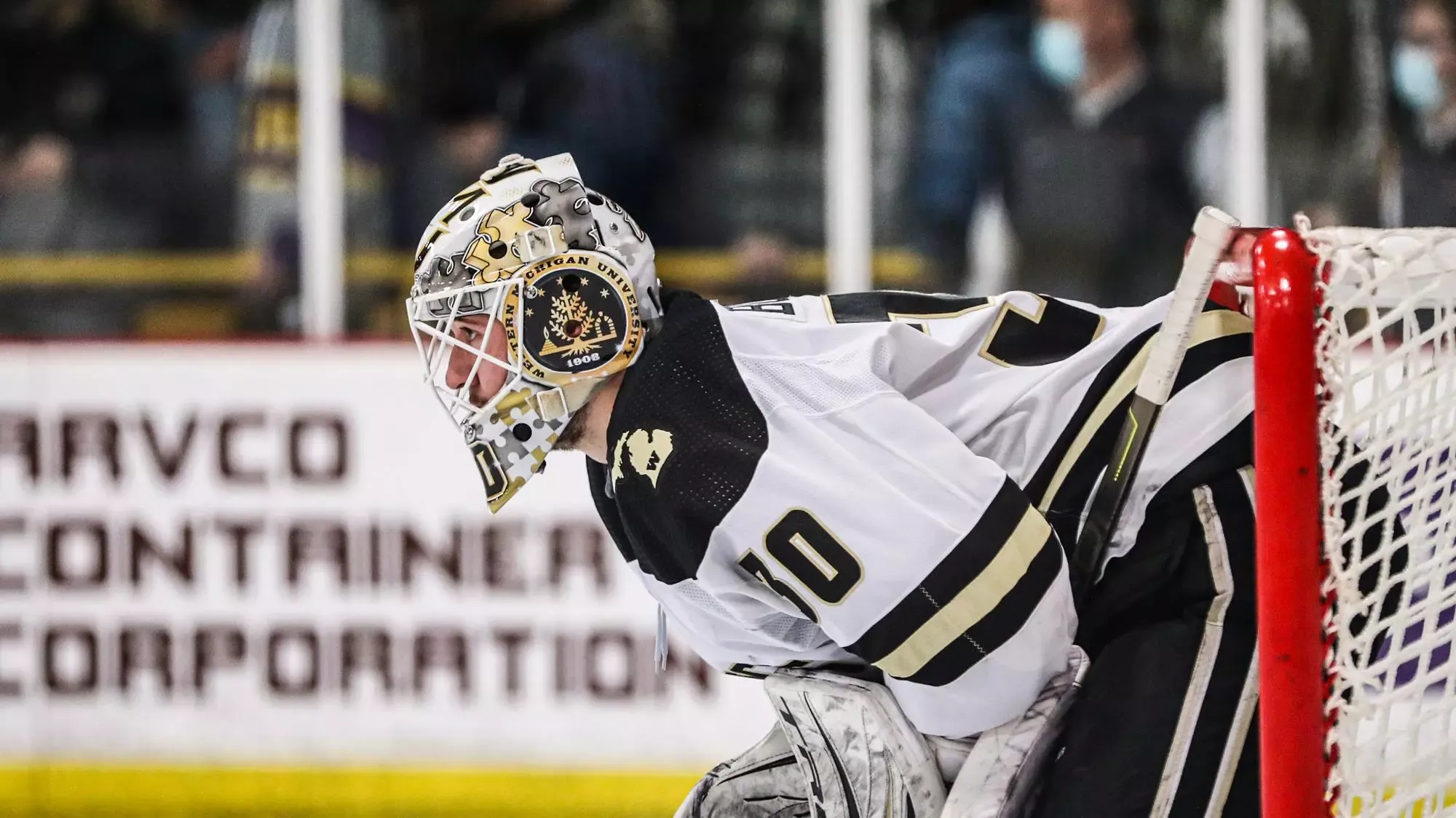 brandon-bussi-autism-awareness-goalie-mask_0.jpg