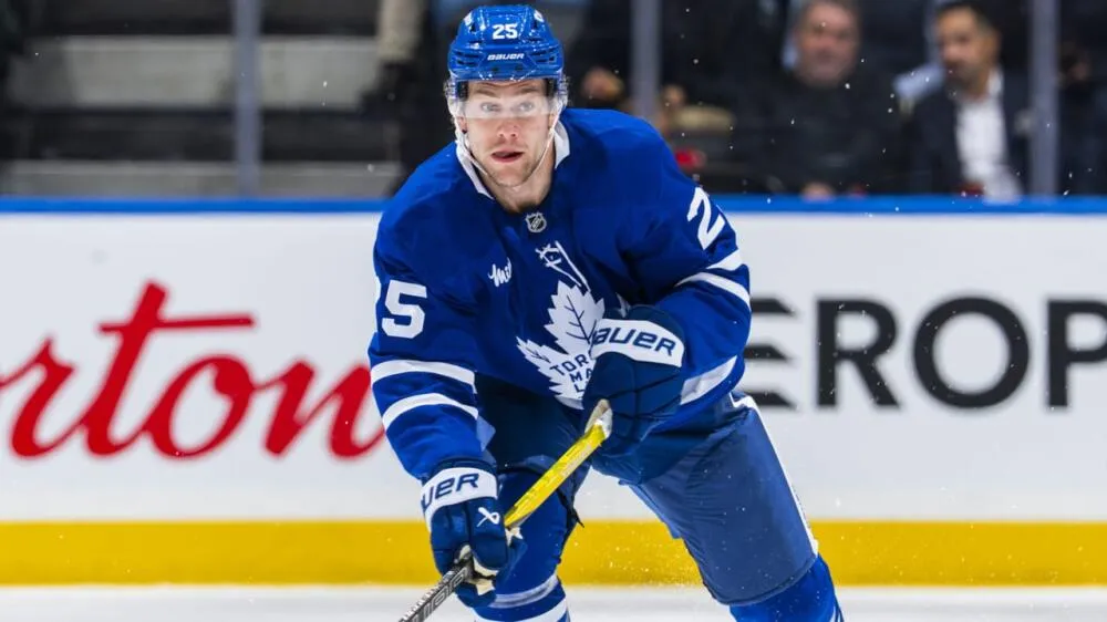 Brandon Carlo Trade Sends Shockwaves Through Maple Leafs’ Defense in 2025 - Article Analysis sur NHL Insight