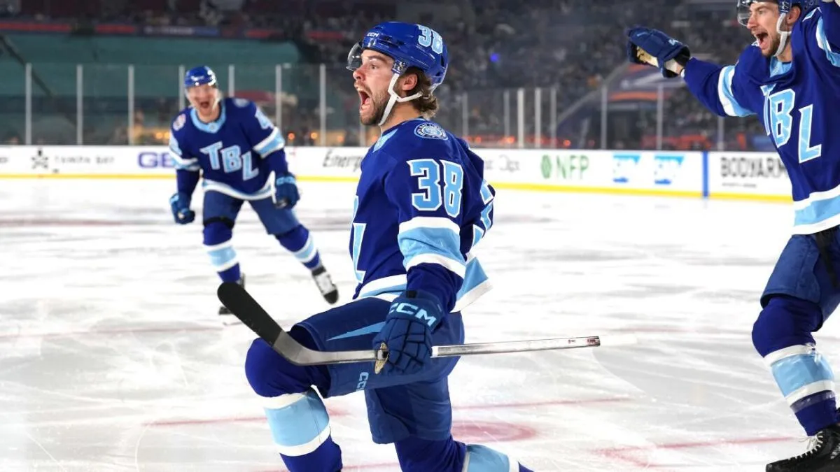 Brandon Hagel etches name in NHL history with 11-second Stadium Series goal - Article News sur NHL Insight