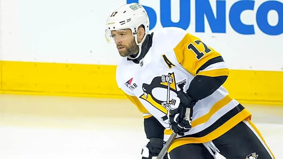 Penguins forward Bryan Rust suspended three games for Brock Boeser hit - Article News sur NHL Insight