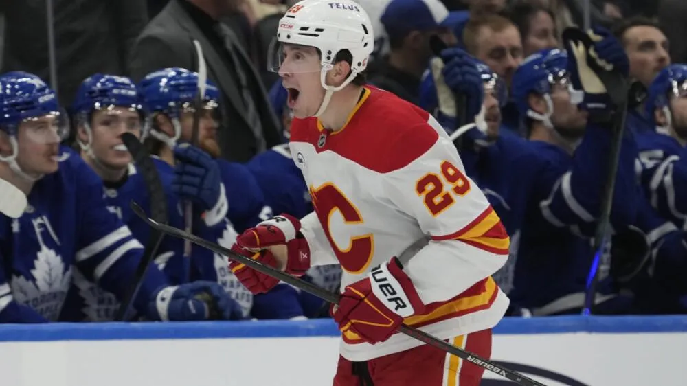 Flames fall 4-3 to Maple Leafs as Max Domi leads the way - Article News sur NHL Insight