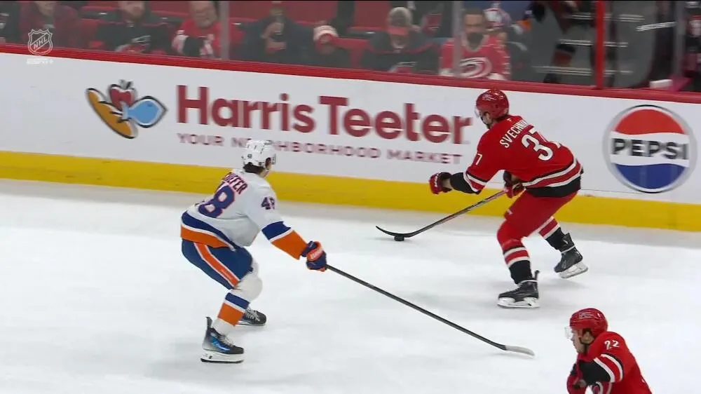 carolina-hurricanes-6-2-islanders-game-october-30-2025-at-pnc-arena_0.jpg