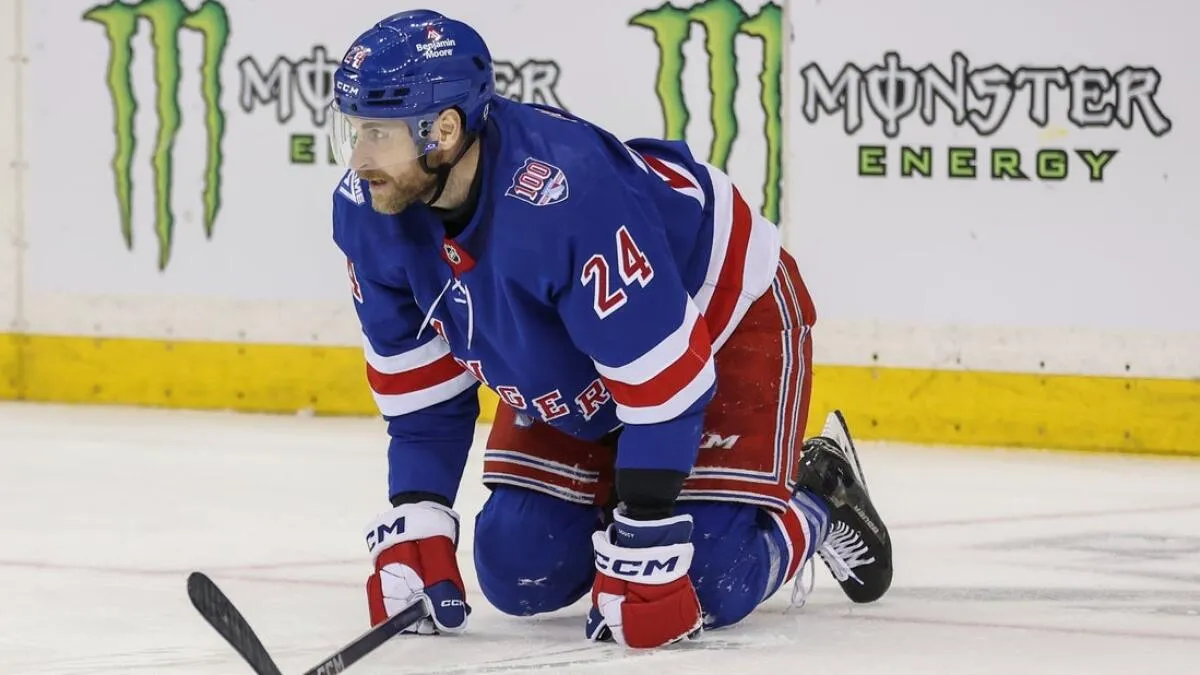 Rangers hold out Carson Soucy for roster management as Islanders trade brews - Article News sur NHL Insight