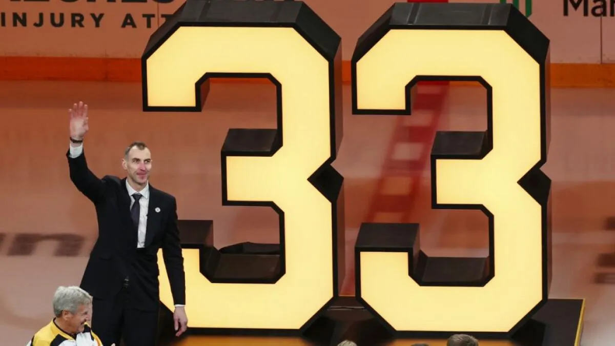Boston Bruins retire Zdeno Chara's no. 33 jersey - Article News sur NHL Insight