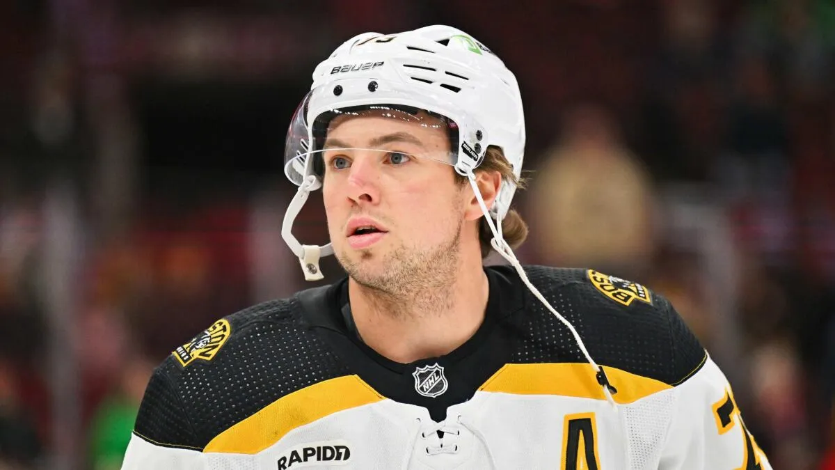 Bruins defenseman Charlie McAvoy near return after facial fracture: A detailed recovery timeline - Article Analysis sur NHL Insight
