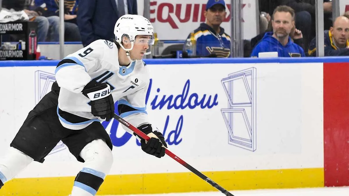 clayton-keller-tribute-moment-hockey_0.jpg