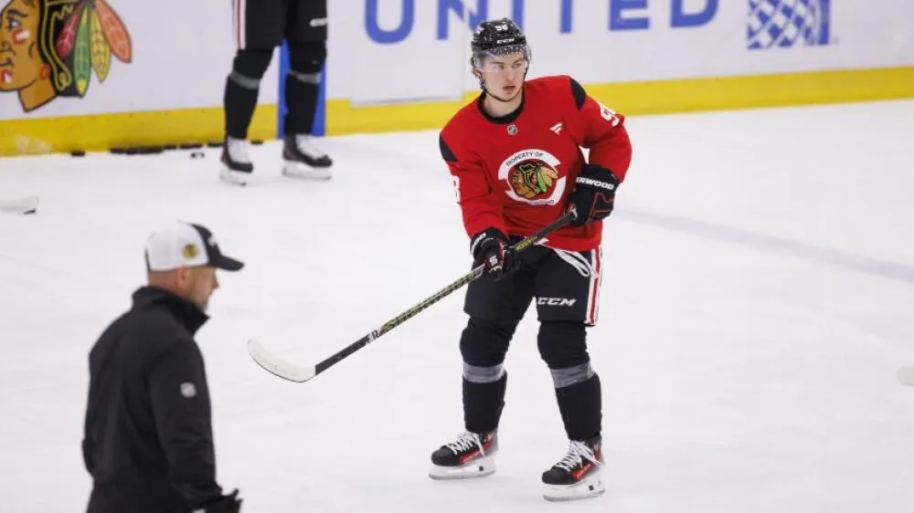 Connor Bedard’s Fluid Delay: What It Means for the Chicago Blackhawks - Article Analysis sur NHL Insight