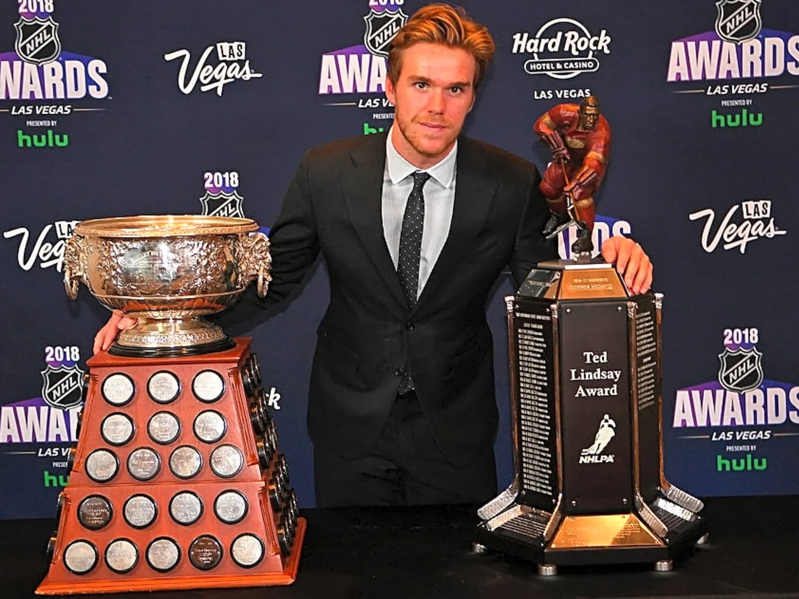 Connor McDavid clinches sixth Art Ross trophy with four-assist performance - Article News sur NHL Insight