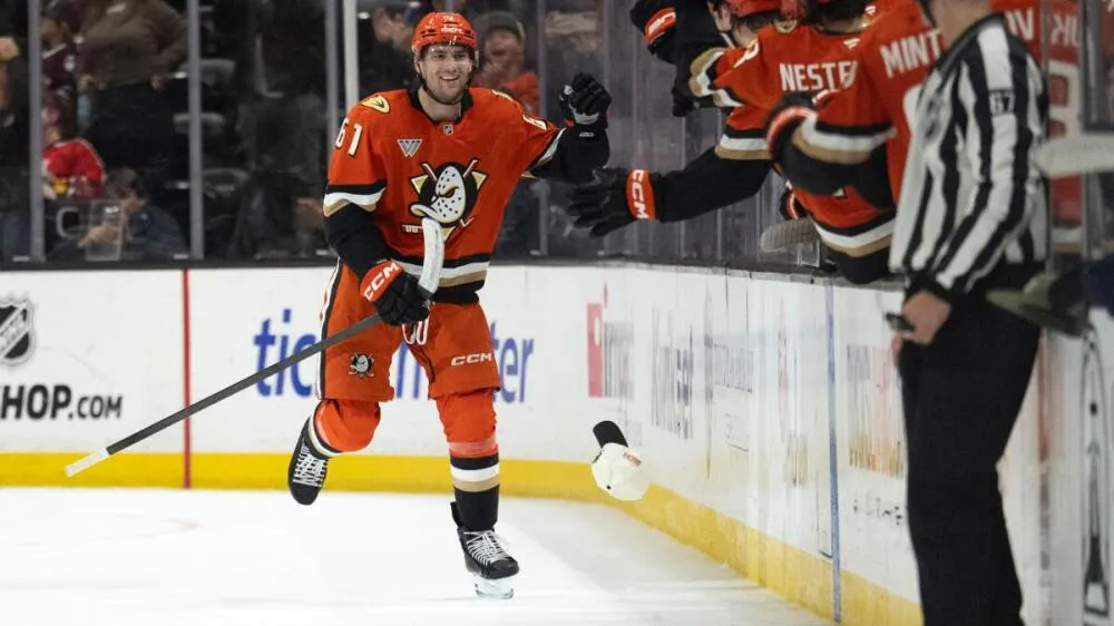 Cutter Gauthier’s first career hat trick leads Ducks’ offensive barrage - Article News sur NHL Insight