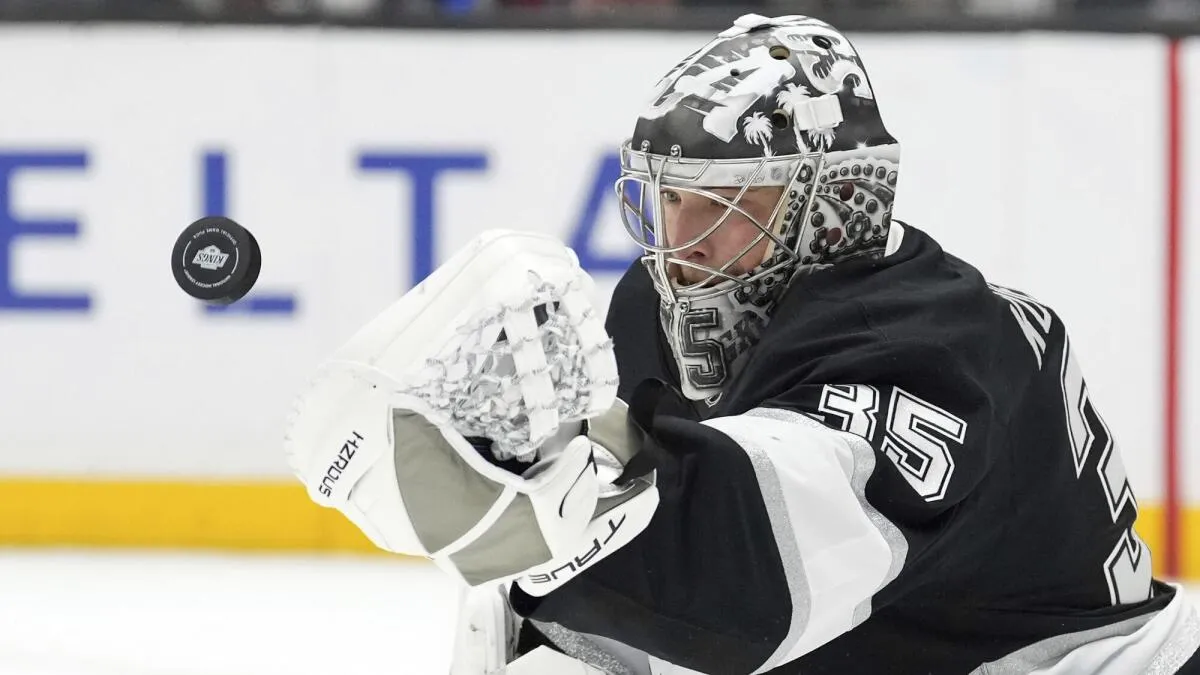 Kings goalie Darcy Kuemper returns from neck injury ahead of Milan Cortina Olympics - Article News sur NHL Insight
