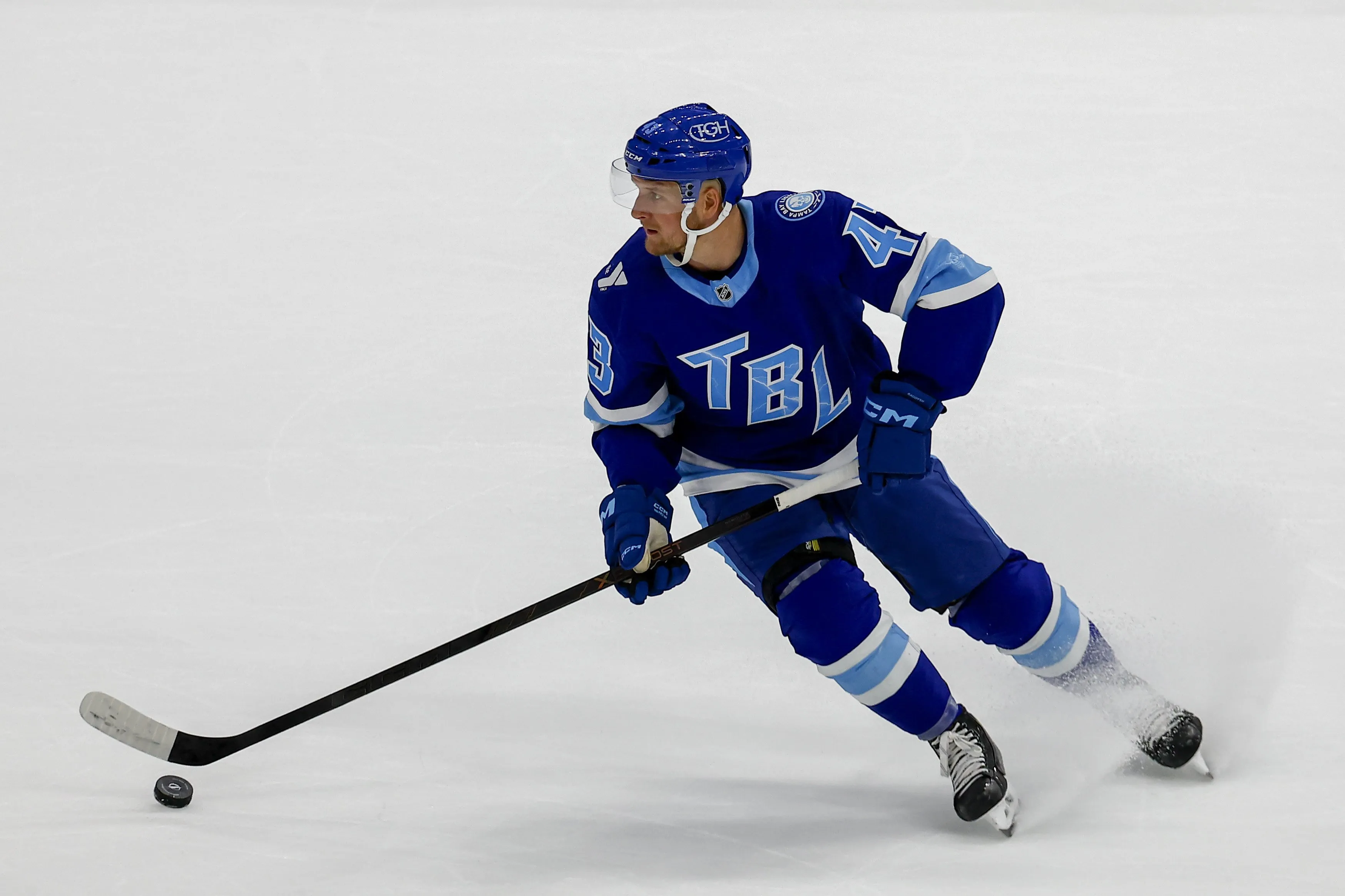 Maple Leafs Land Raddysh in Strategic Sign-and-Trade - Article Analysis sur NHL Insight