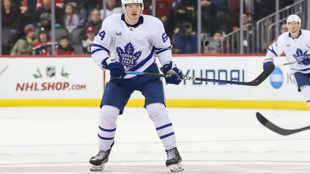 David Kampf Trade Rumors: Canucks and Oilers Circling the Maple Leafs Center - Article Analysis sur NHL Insight