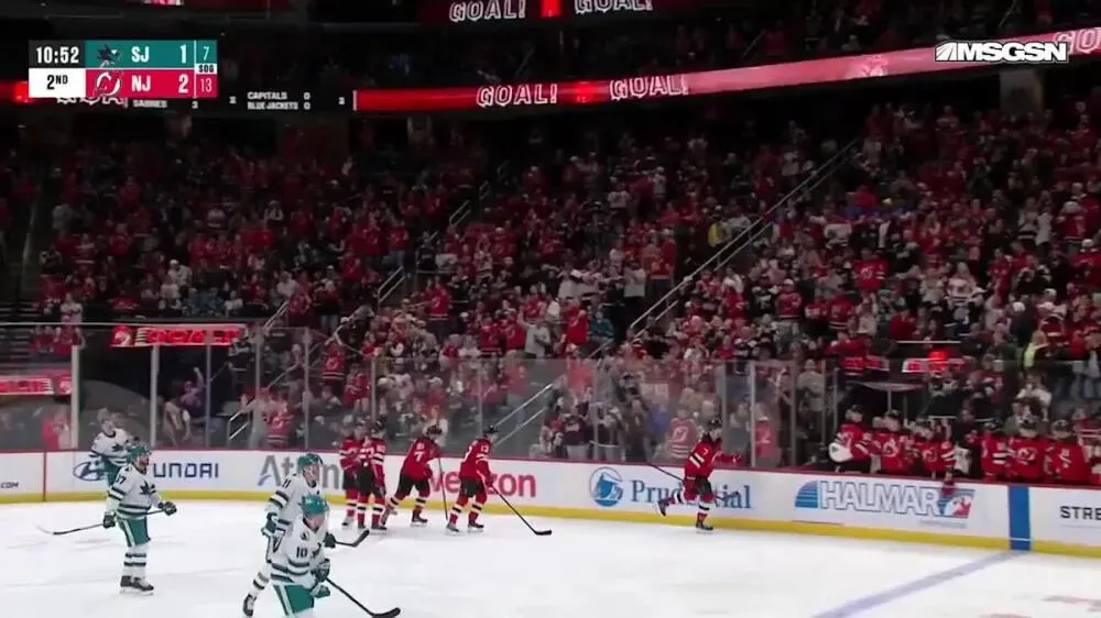 Dougie Hamilton's two-goal game powers Devils to 3-1 win over Sharks - Article News sur NHL Insight