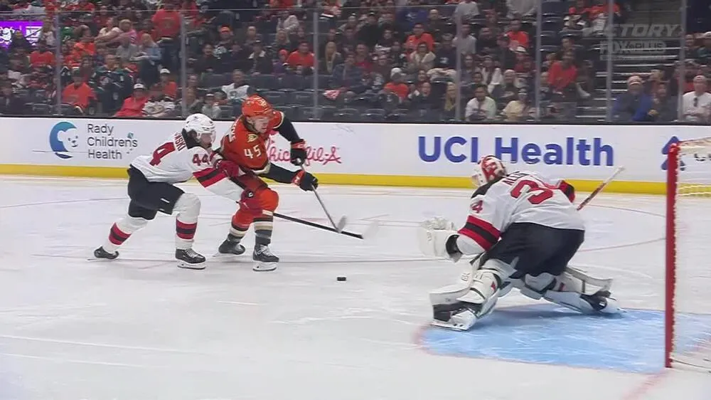 Ducks defeat Devils 4-1 to extend surge and take first-place tie in Pacific - Article News sur NHL Insight