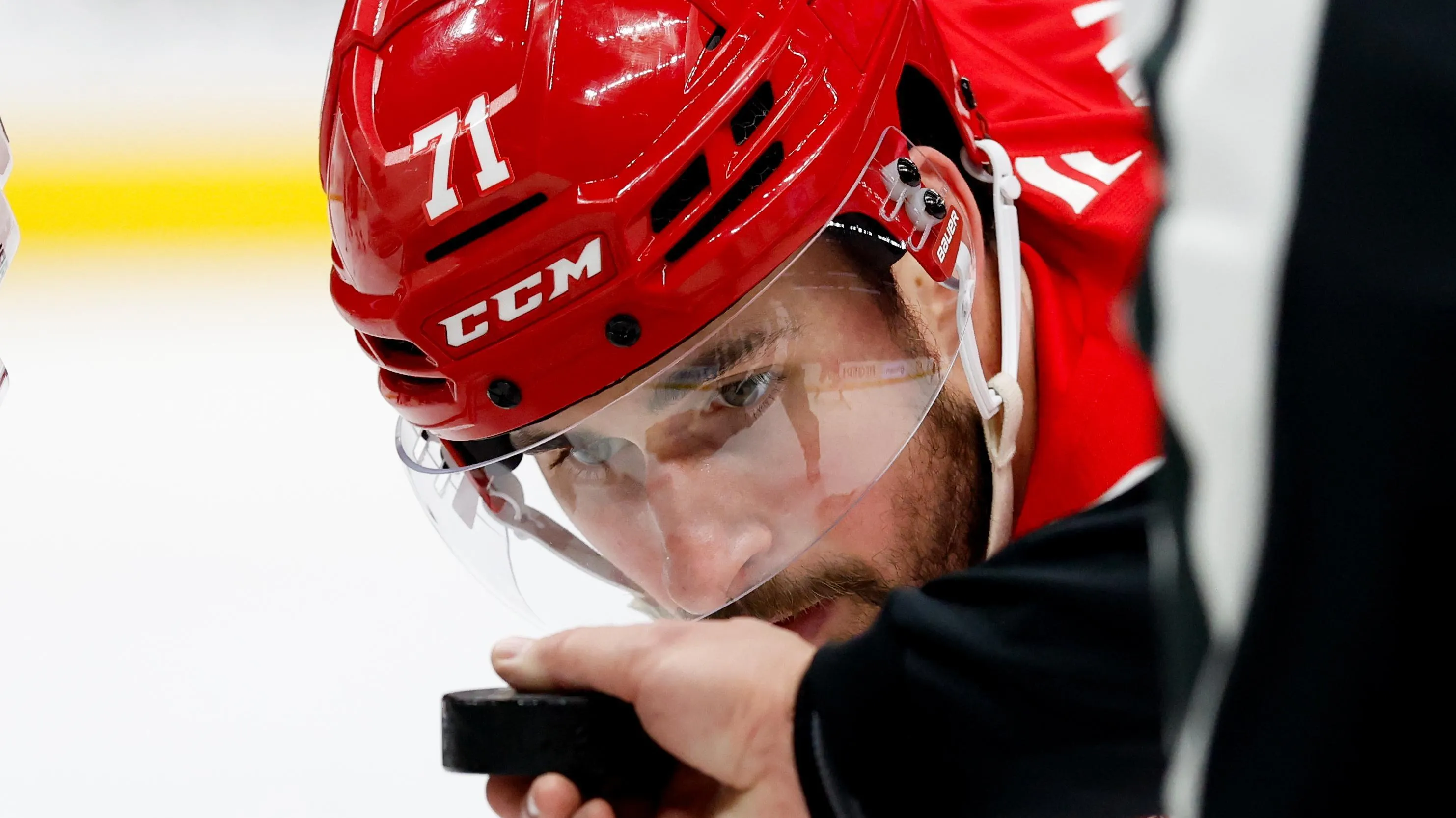 Yzerman exit creates retention path for Larkin - Article Analysis sur NHL Insight
