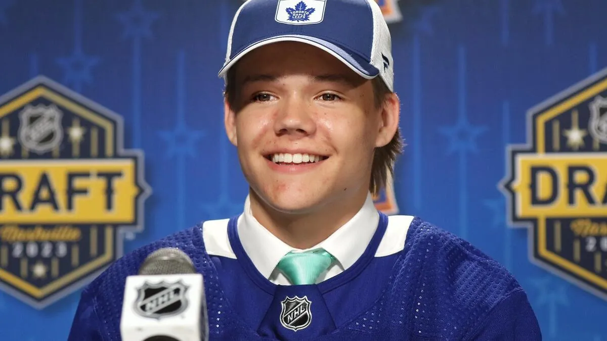 Toronto Maple Leafs Easton Cowan trade rumors: unpacking the speculation - Article Analysis sur NHL Insight