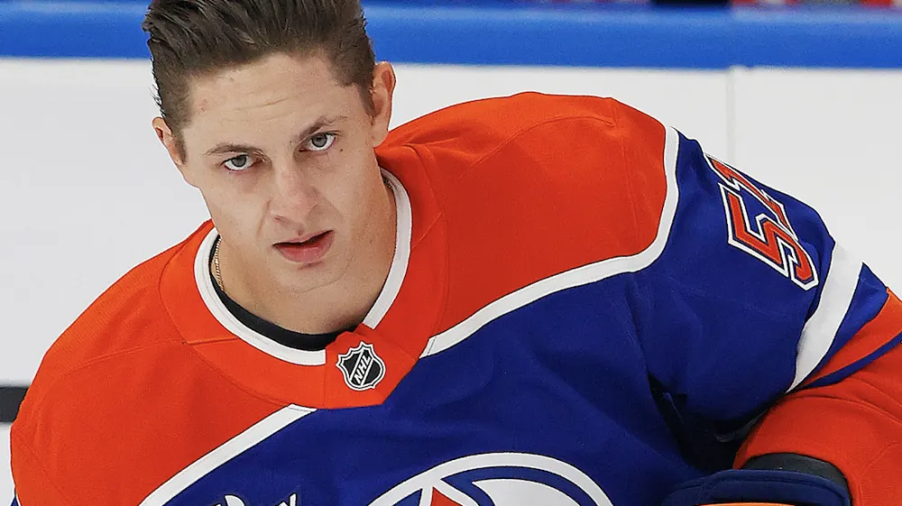 Why the Edmonton Oilers should not trade Troy Stecher this season - Article Analysis sur NHL Insight
