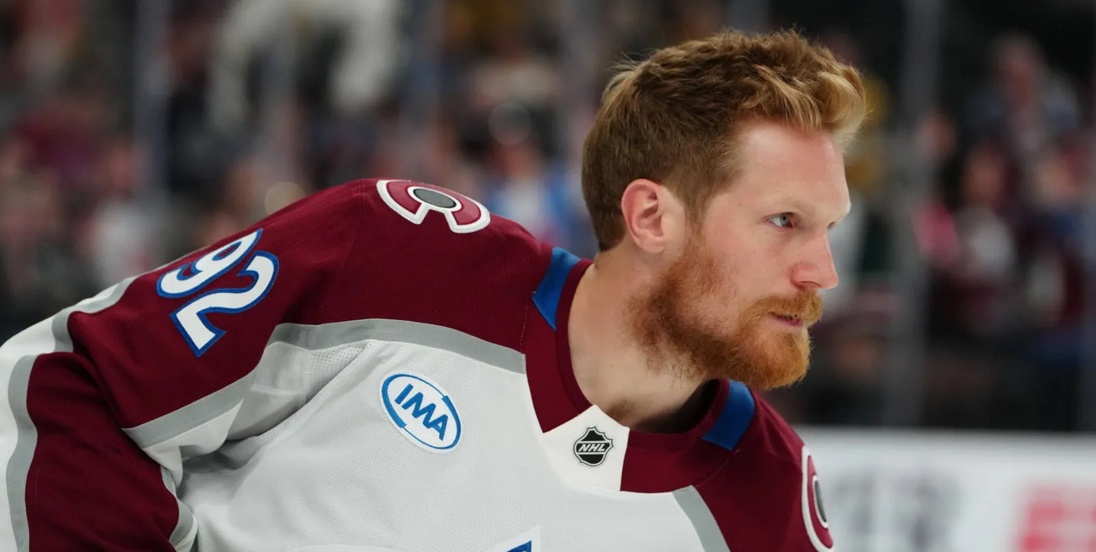 Gabriel Landeskog's Comeback Earns Masterton and Messier Honors - Article News sur NHL Insight