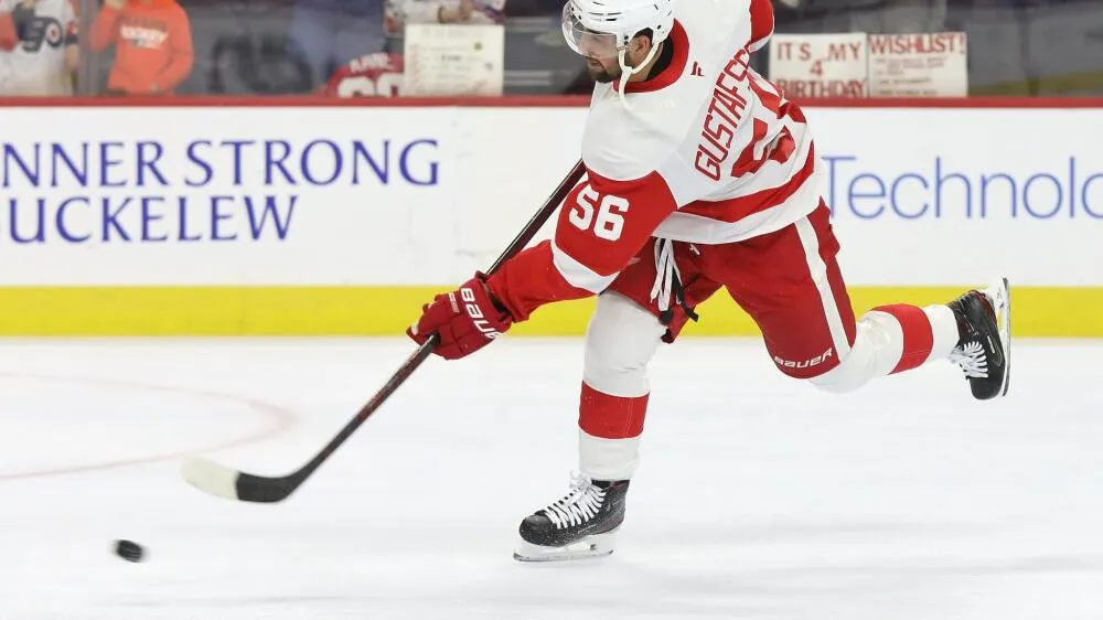Griffins Benefit as Erik Gustafsson and Justin Holl Hit AHL briefly - Article Analysis sur NHL Insight