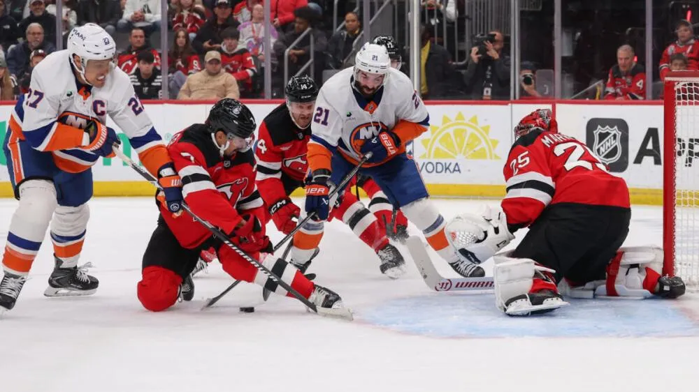Islanders Rally in Overtime to Defeat Vegas Golden Knights 4-3 - Article News sur NHL Insight