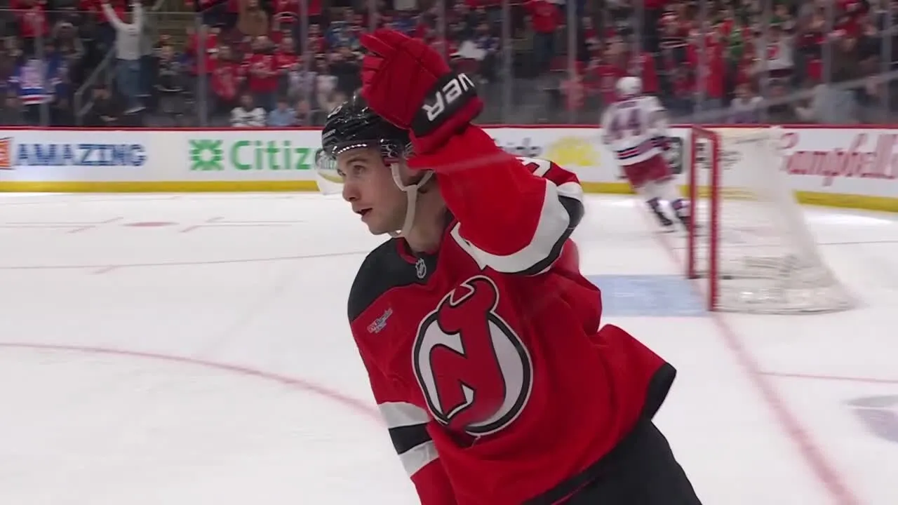 Jack Hughes hat trick lifts Devils to fourth straight win - Article News sur NHL Insight