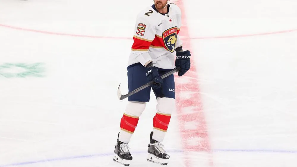 Jeff Petry’s early season struggles cast shadow over Florida Panthers’ defensive depth - Article Analysis sur NHL Insight