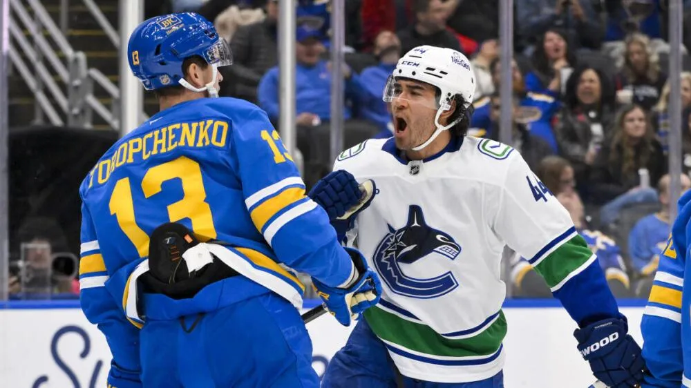 Sherwood's breakout three-goal performance lifts Canucks in 4-3 shootout win over Blues - Article Analysis sur NHL Insight