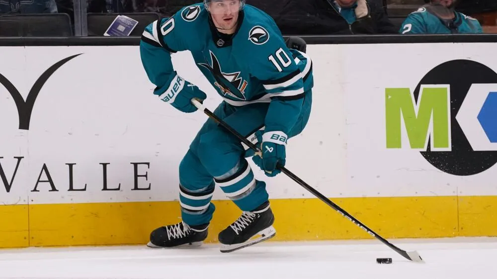 Klim Kostin signs with Avangard Omsk in the KHL for 2025-26 - Article Draft & Prospects sur NHL Insight