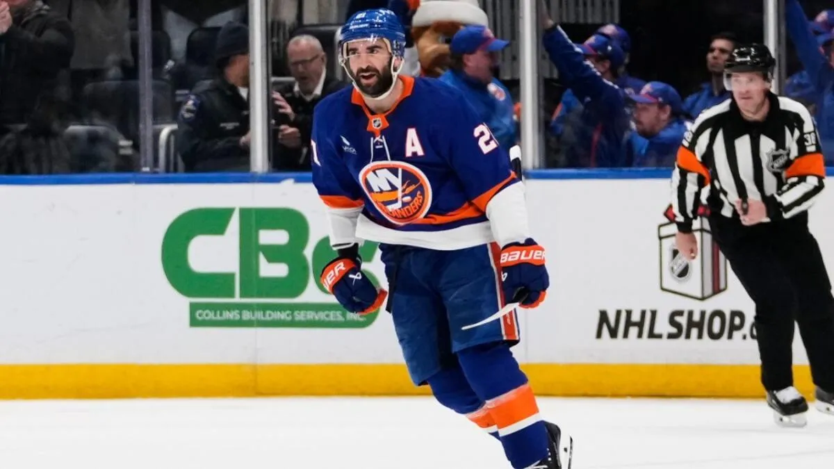 Kyle Palmieri torn ACL out six to eight months: Islanders forward faces season-ending injury - Article Draft & Prospects sur NHL Insight