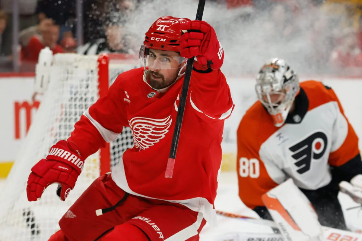 Yzerman Targets Three Assets in Larkin Trade Talks - Article Analysis sur NHL Insight