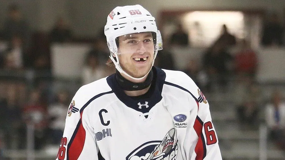 Liam Greentree leads Windsor Spitfires to 5-2 win over Flint Firebirds with hat trick and strong depth - Article Analysis sur NHL Insight