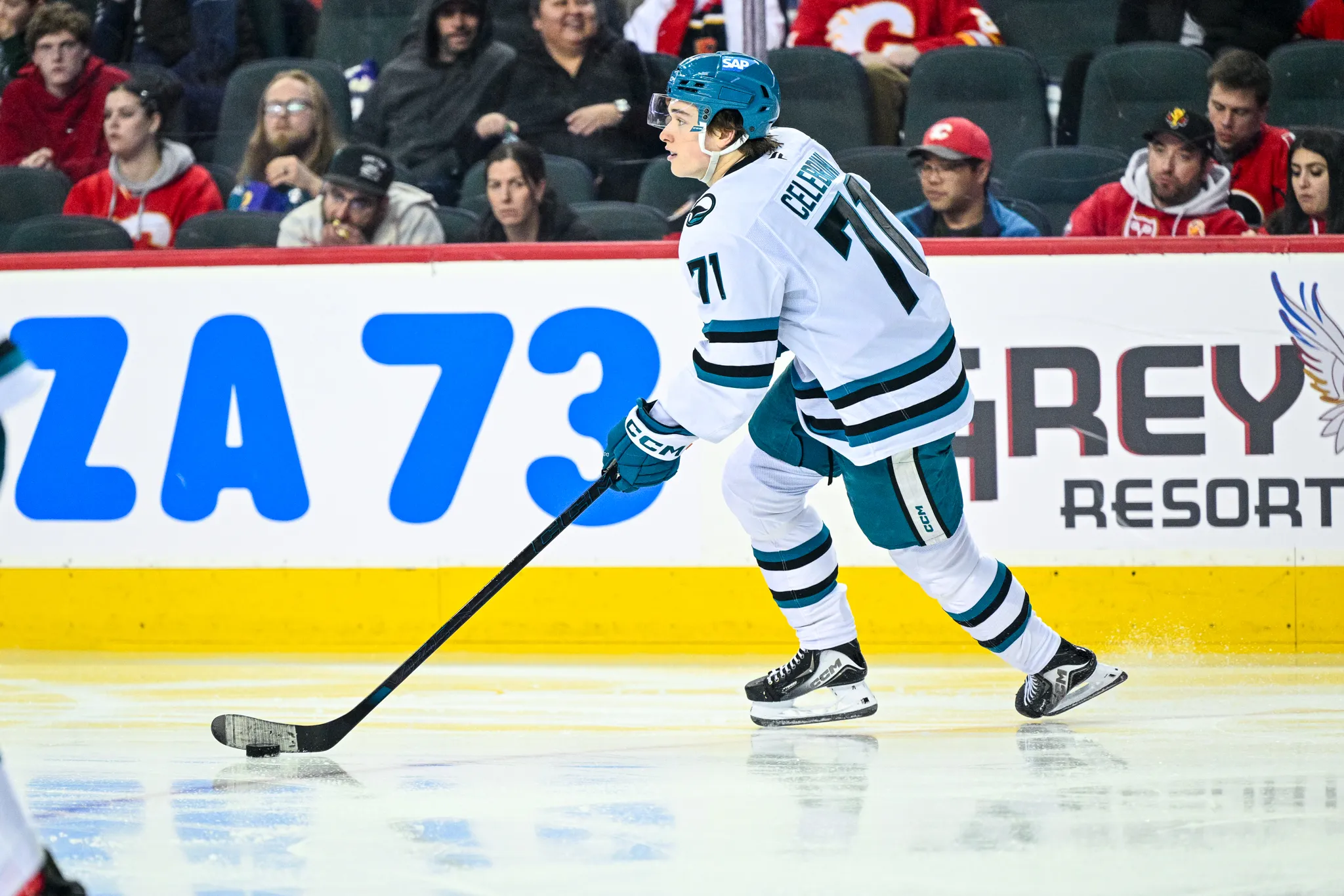 Macklin Celebrini’s Skating Makes Him Sharks’ Next Star - Article Analysis sur NHL Insight