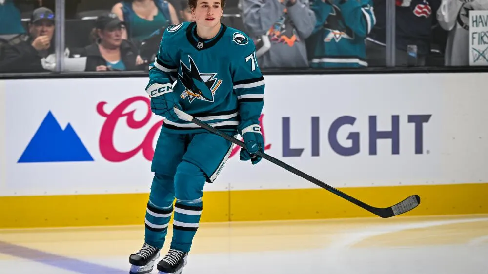 Macklin Celebrini’s second-year leap with the San Jose Sharks in 2025-26 - Article Analysis sur NHL Insight
