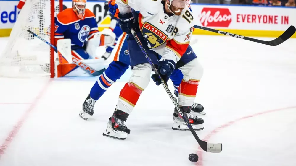 matthew-tkachuk-vs-edmonton-oilers-2016-draft_3.webp