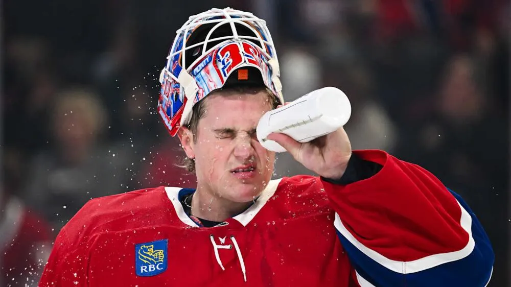 Understanding Montreal Canadiens goalie Samuel Montembeault’s struggles and Jakub Dobeš’s emergence in early 2025-26 - Article Analysis sur NHL Insight