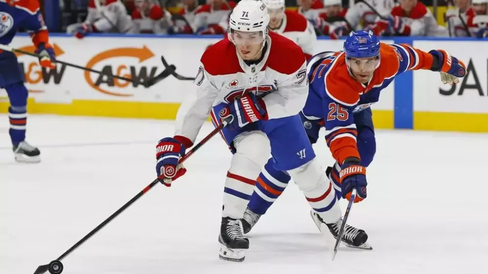 montreal-canadiens-vs-vancouver-canucks-hockey-game_2.webp