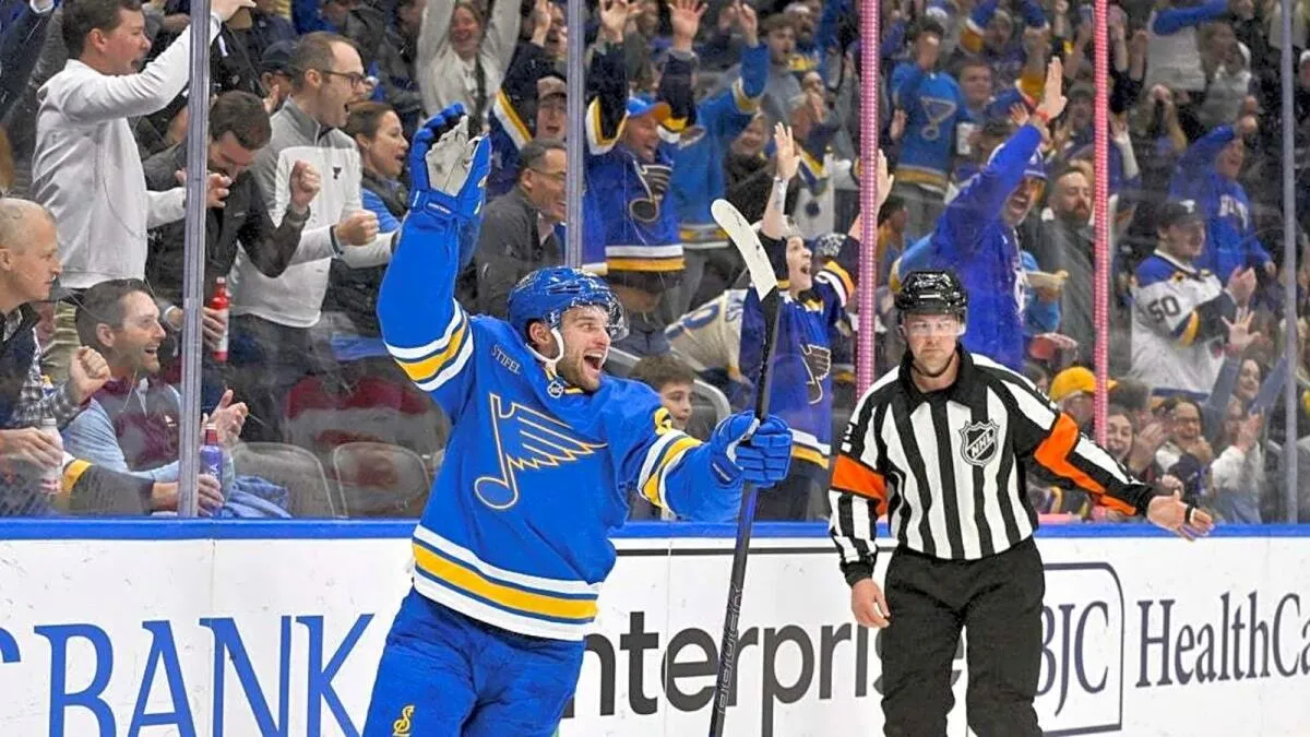 St. Louis Blues Nathan Walker eight-week upper-body injury 2025: Depth tested as key forward sidelined - Article News sur NHL Insight