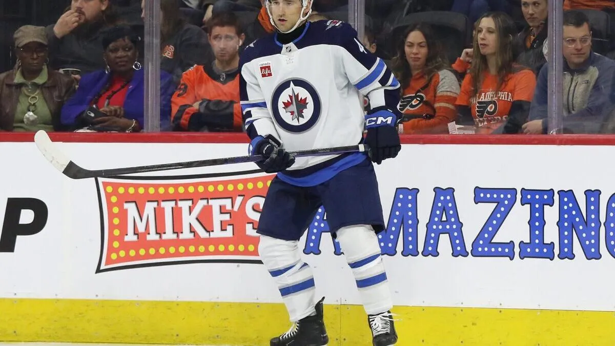 Neal Pionk day-to-day lower-body injury Winnipeg Jets: Impact on defense corps and road trip - Article Draft & Prospects sur NHL Insight