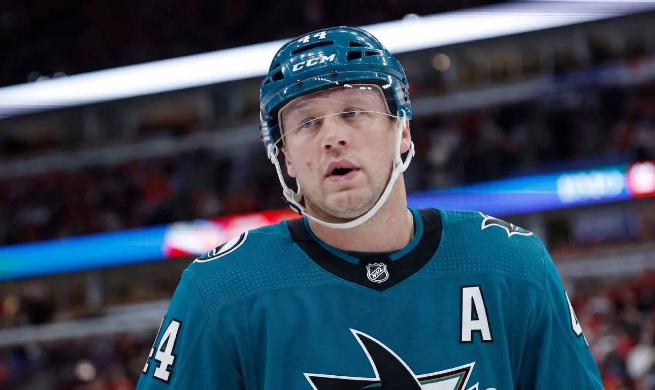 Maple Leafs Weigh Rielly Trade for Cap Relief - Article Analysis sur NHL Insight