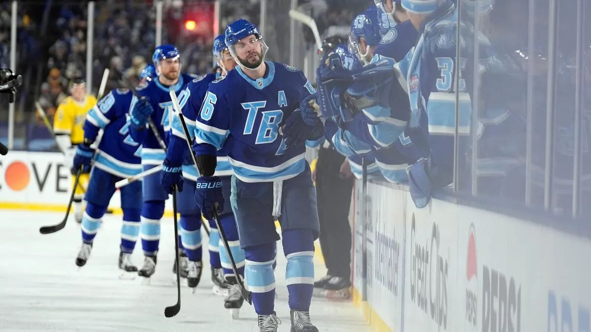 Lightning complete historic comeback to defeat Bruins in Stadium Series - Article News sur NHL Insight