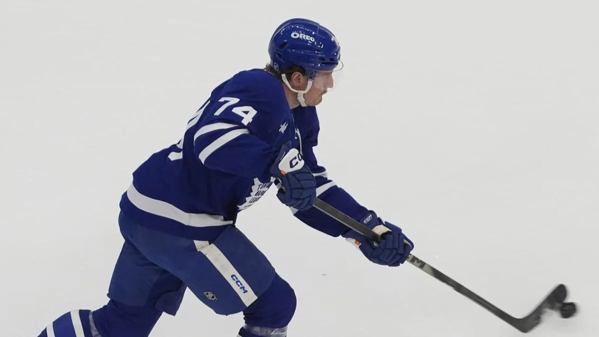 Toronto Maple Leafs forward Bobby McMann receives one-game suspension for high-sticking Oliver Bjorkstrand - Article News sur NHL Insight