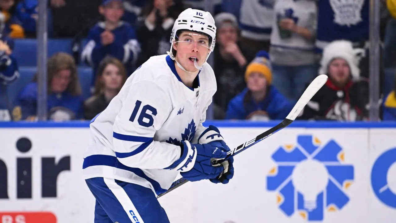 NHL Rumors Point to Larkin Trade Pressure and Wright Move - Article Analysis sur NHL Insight