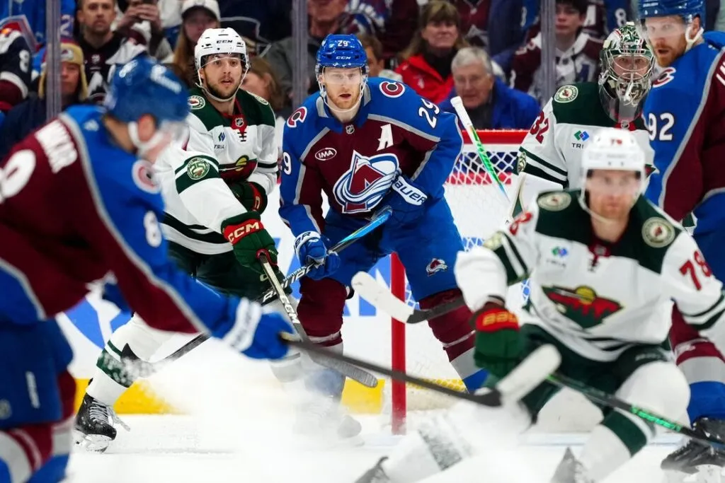 NHL playoff predictions 2026: will the hurricanes or canadiens win the east? - Article Analysis sur NHL Insight